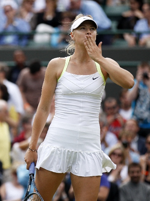 开云体育官网-莎拉波娃重要时刻重返赛场，雄鹿带队取胜！-开云体育官网