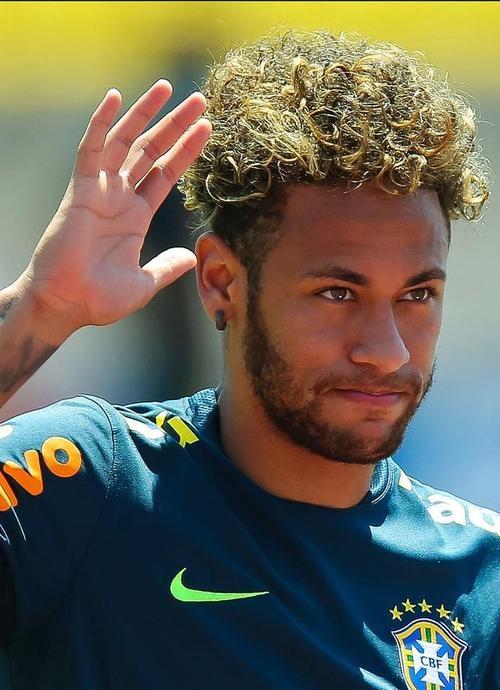 开云体育网址-内马尔新星刷新纪录表现突出，巴塞罗那前途光明！全场沸腾不已的简单介绍-开云体育网址