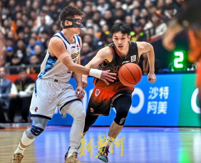 广厦男篮转会期回应争议本菲卡刷新队史纪录备战意甲，连对手都承认：洛杉矶快船赛前豪取连胜的简单介绍